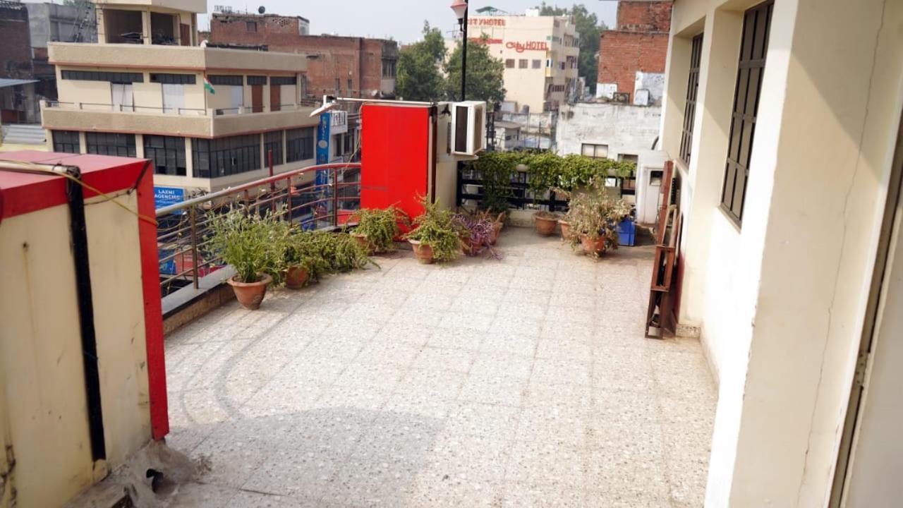 Hotel Atithi Niwas Allāhābād Junction Zewnętrze zdjęcie
