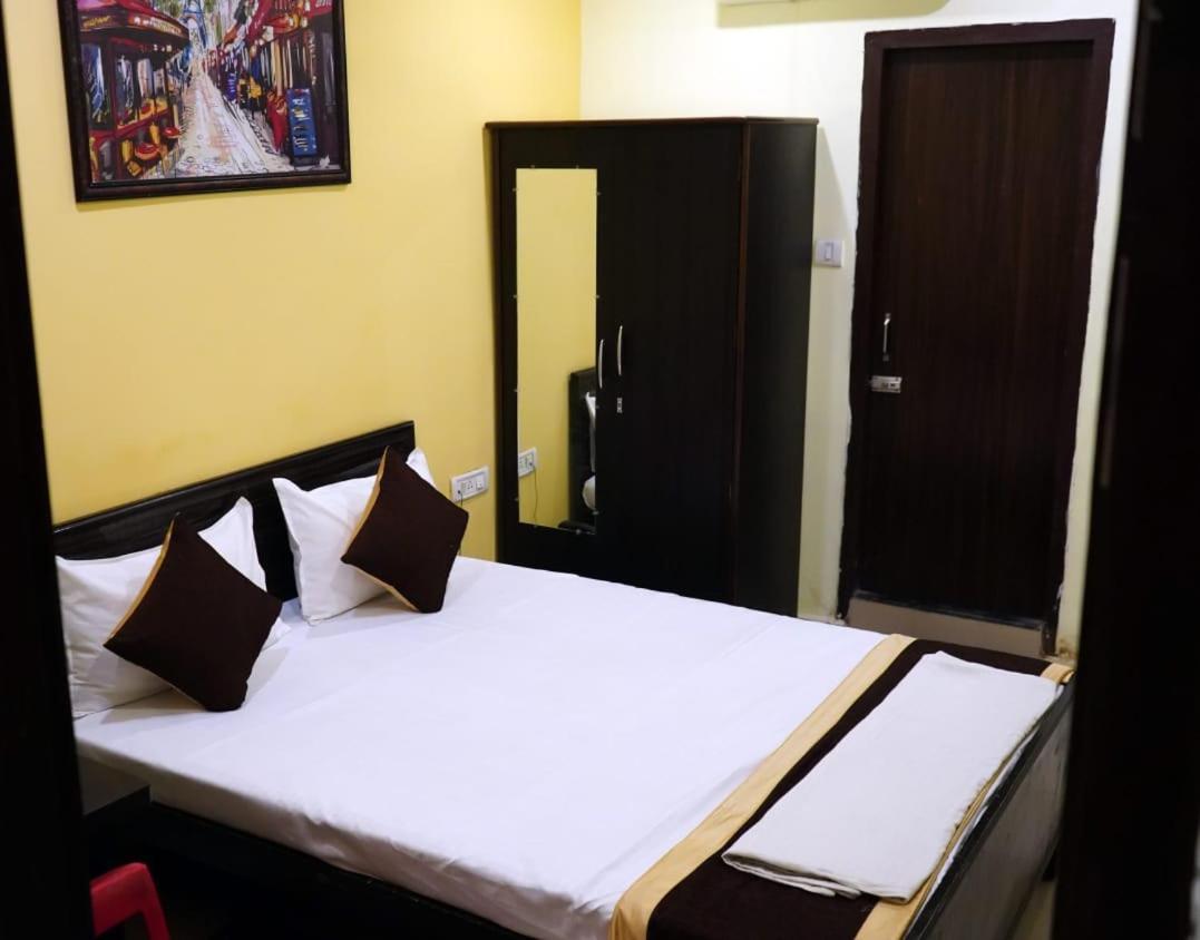 Hotel Atithi Niwas Allāhābād Junction Zewnętrze zdjęcie
