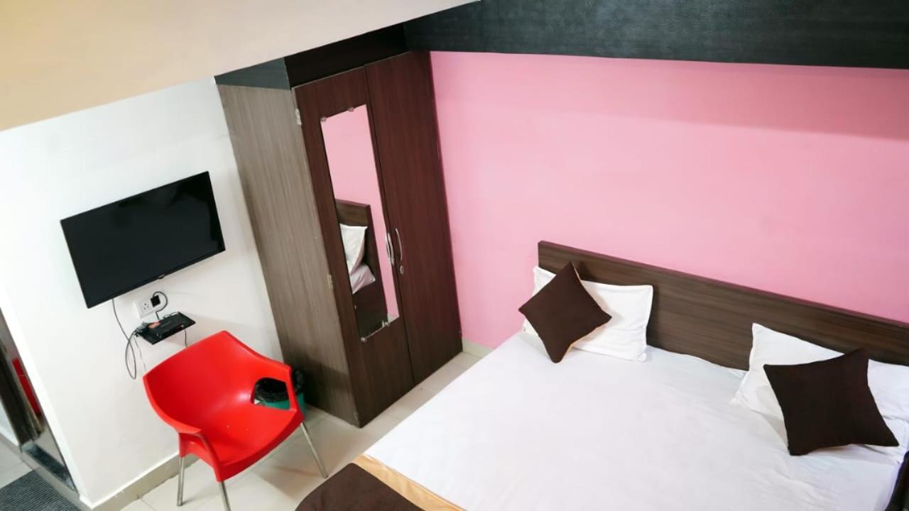 Hotel Atithi Niwas Allāhābād Junction Zewnętrze zdjęcie