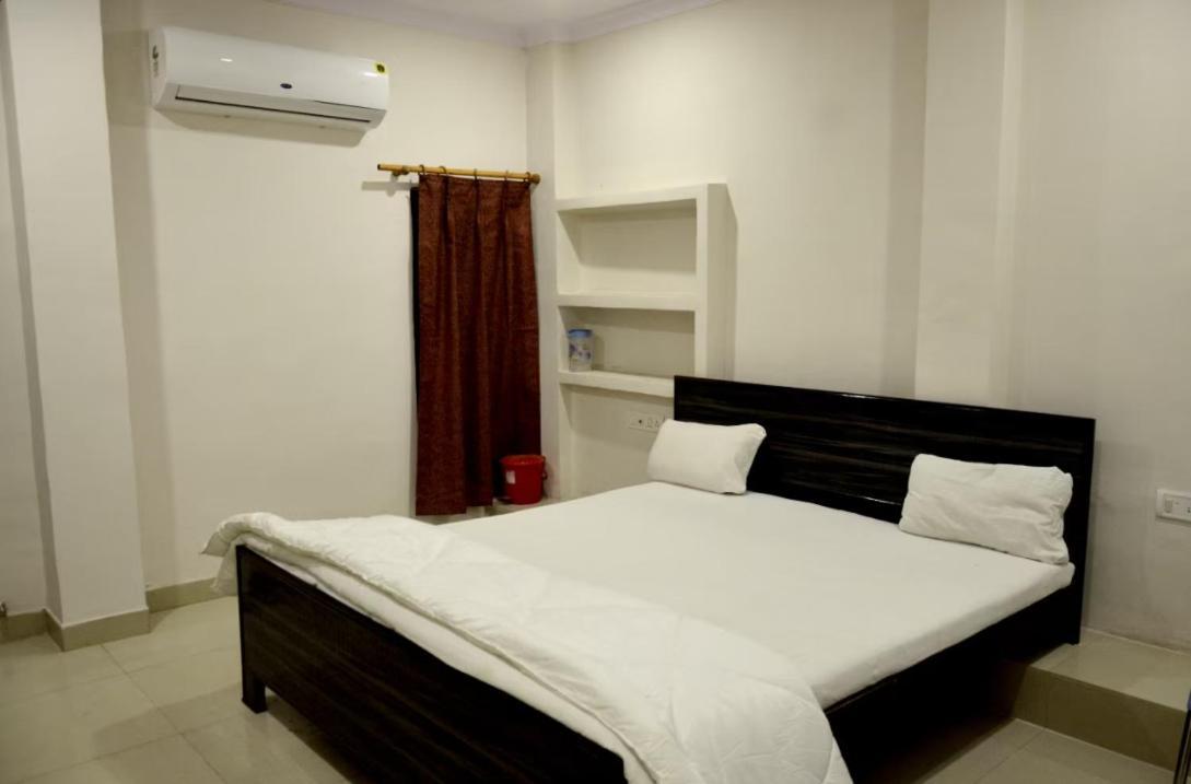 Hotel Atithi Niwas Allāhābād Junction Zewnętrze zdjęcie